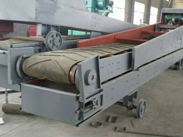 移動(dòng)式水泥裝車(chē)機(jī).jpg